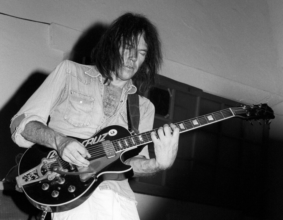 Gammelt i ny utgave: Neil Young er aktuell med en plate han egentlig skulle gi ut i 1977. Her opptrer han som medlem av bandet The Ducks på konsertstedet Catalyst i byen Santa Cruz i California i juli 1977. Neil Young
