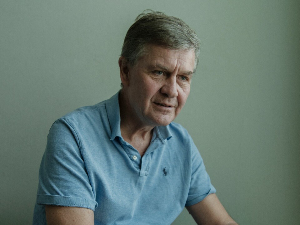 – Jeg ser det som min oppgave å ta et oppgjør med den veldig arrogante holdningen som medier har overfor Kina og India, sier Erik Solheim. Portrett av Erik Solheim i sit hjem mandag den 24. marts 2021.