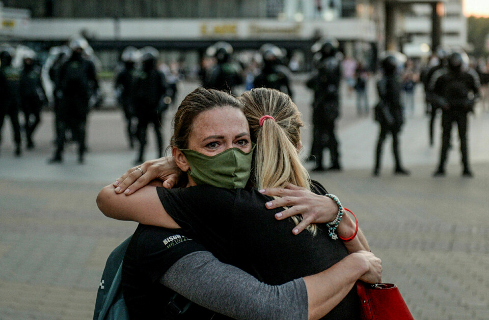 Det var sterke reaksjoner i Minsk etter presidentvalget søndag 9. august. Opposisjonen anerkjenner ikke det offisielle resultatet. Foto: Yauhen Yerchak / EPA / NTB scanpix