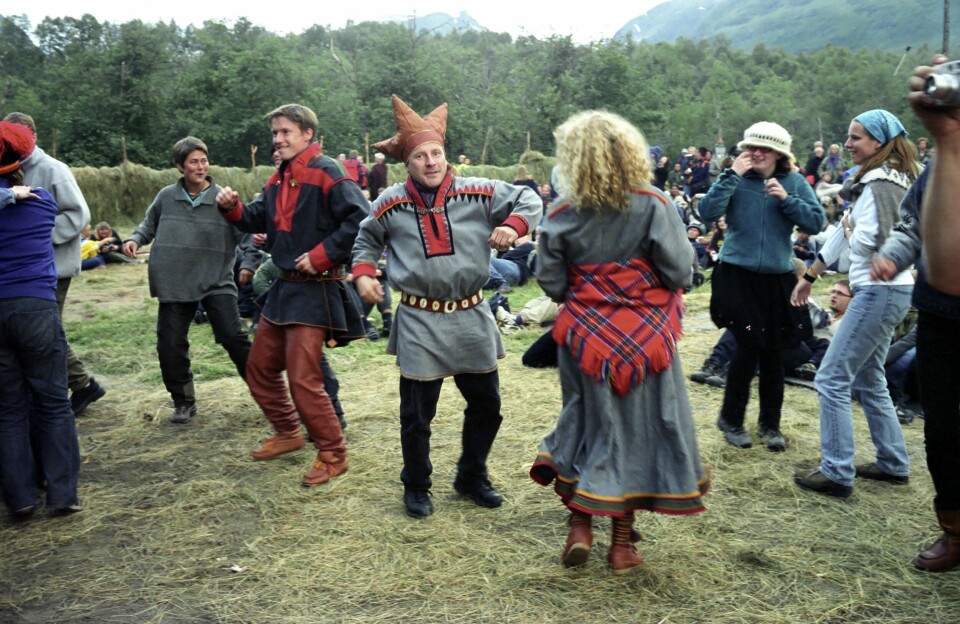 På tross av motstand og gjentatte økonomiske underskudd, har Riddu Riđđu-festivalen vokst seg fra en sjøsamisk folkefest, til en internasjonal urfolkfestival. Riddu Riddu