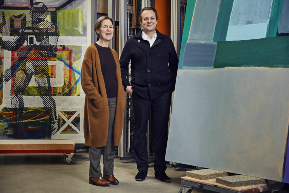 Nye kjøp: Ann-Sofi Norling og Daniel Birnbaum flankert av Sigmar Polkes Untitled (2000, til venstre) og Amy Sillmans Sleepwalker (2015). Foto: Simon Skredernes