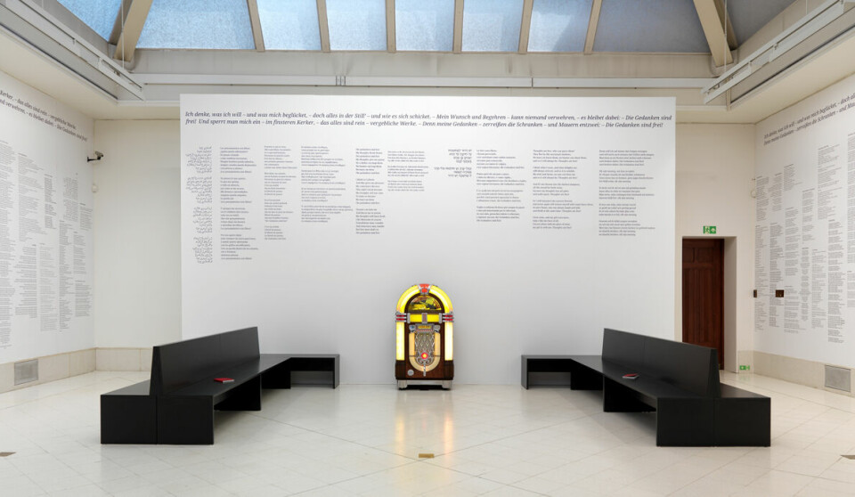 I Nasjonalmuseets samling: Susan Hiller: Die Gedanken sind Frei (Tankene er fri) (2012). Foto: Nasjonalmuseet for kunst, arkitektur og design
