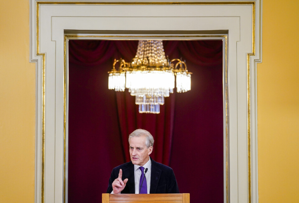 Statsminister Jonas Gahr Støre håper på økt reallønn og lavere rente neste år. Her holder han sin halvårige oppsummerende pressekonferanse 19. desember i 2023. .