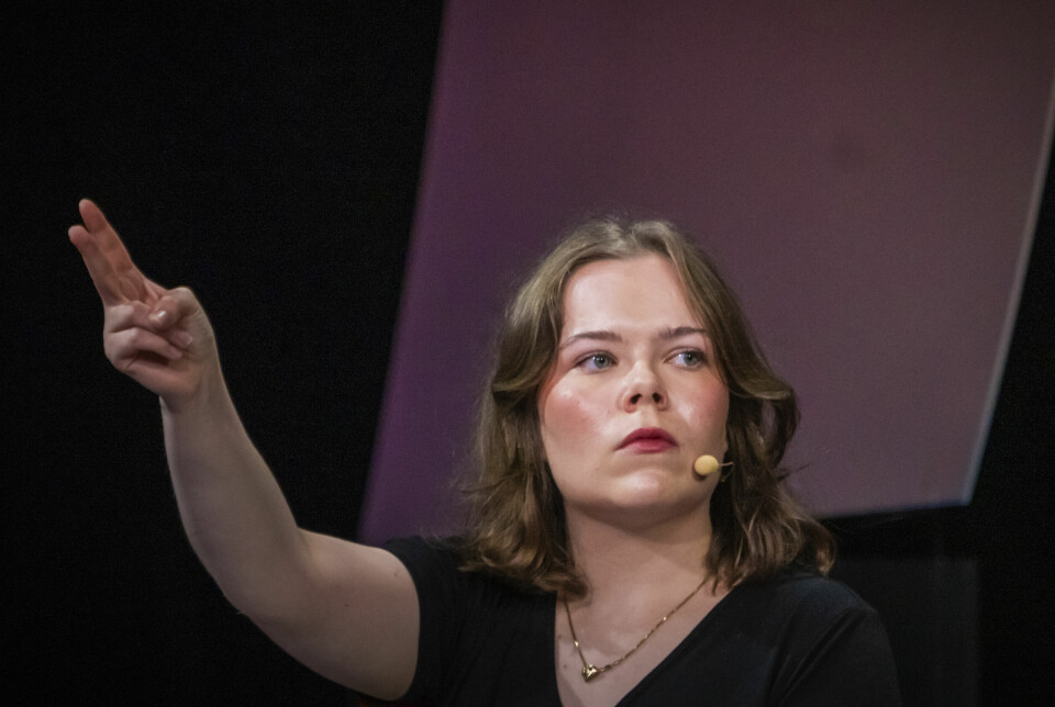 Liv Müller Smith-Sivertsen tapte kampen om ledervervet i Rød Ungdom. Hun sier flere lokallag i RU legges ned etter helgens landsmøte, og at det gjelder å finne ut av hvordan disse lagene fortsatt kan drive med politisk aktivitet. Arendal 20230816. Liv Müller Smith-Sivertsen, leder i Rød Ungdom, under ungdomspartilederdebatten på Arendalsuka 2023 onsdag ettermiddag.Foto: Ole Berg-Rusten / NTB