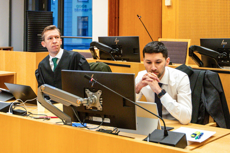 Tapte: Torsdag 18. januar slo Oslo tingrett fast at statens tillatelser til oljeutvinning på tre oljefelt i Nordsjøen er ugyldige. Her er representanter for Regjeringsadvokaten, som representerte staten i søksmålet, under rettssaken i Oslo Tinghus i november. Oslo 20231128. Advokat Gøran Østerman Thengs og Omar Saleem Rathore i Oslo Tinghus. Greenpeace og Natur og Ungdom har gått til nye klimasøksmål mot den norske stat i Oslo Tingrett. Organisasjonene mener staten har brutt norske lover og Høyesteretts krav ved ikke å utrede klimakonsekvensene ved godkjenning av tre nye olje- og gassfelt i Nordsjøen.