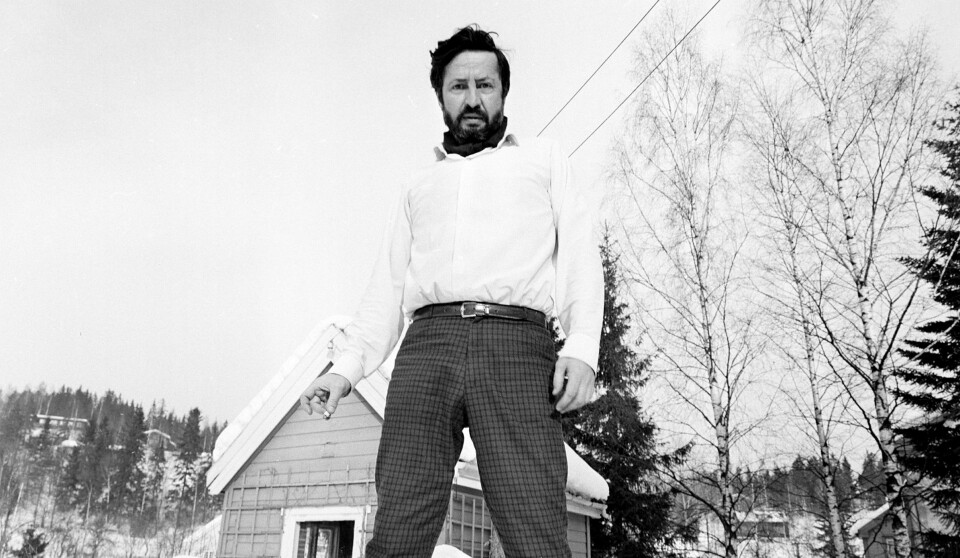 Mars 1968: Forfatter Jens Bjørneboe fikk mye PR for boken Uten en tråd, som ble en kjempesuksess på salgsfronten etter at boken ble betegnet som utuktig. Foto: Aage Storløkken / Aktuell / NTB