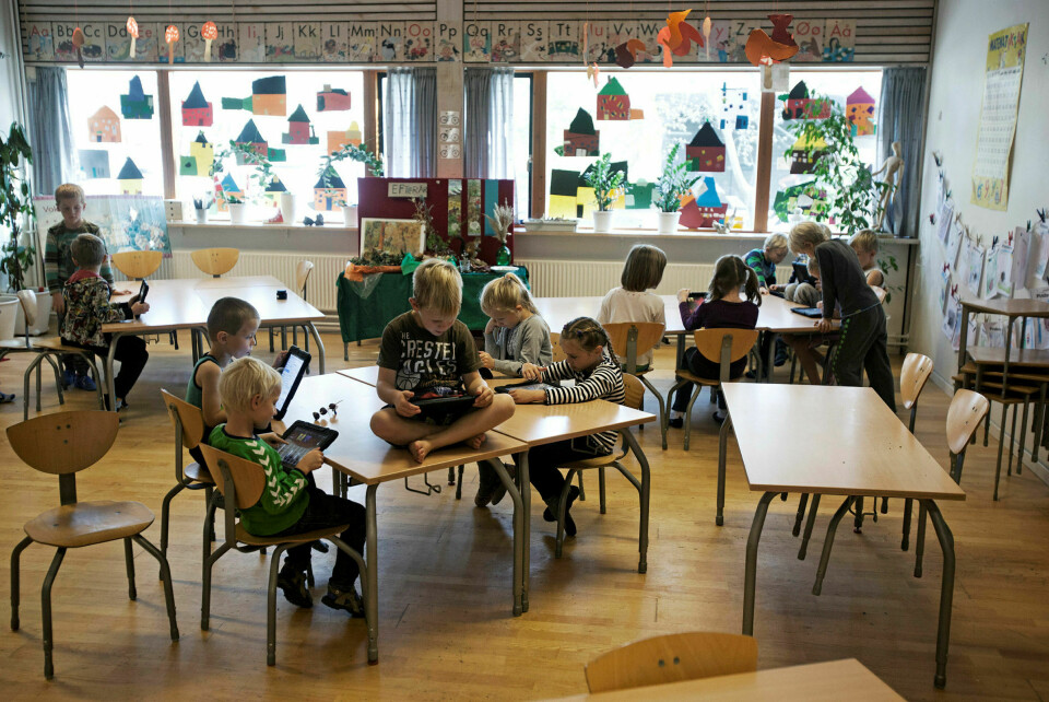 De ressurssterke holder igjen: For ti år visste ingen at smarttelefoner skulle bli allemannseie. Digital skole ble sett på som sosialt utjevnende. I dag er også dette bildet snudd på hodet, skriver Gaute Brochmann. Foto: Jonas Skovbjerg Fogh / NTB scanpix