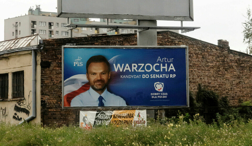 For Lov- og ordenpartiet: Czestochowa er kjent for klosteret Jasna Góra, Polens mest populære pilegrimsmål. Under høstens valgkamp preges bybildet også av plakater for Pis-kandidat Artur Warzocha.