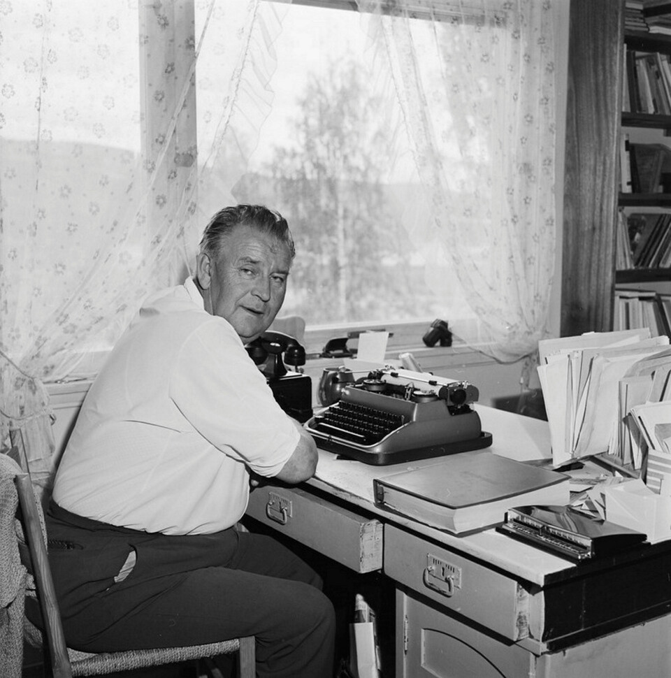 Ved å skildre arbeidsfolks hverdagsliv og gi dem et ansikt, hvor klassetilhørighet utgjør rammen heller enn bildet, tilfører Alf Prøysen alle sine verker en politisk dimensjon, selv uten å være uttalt politisk. Foto: Rigmor Dahl Delphin/Oslo Museum