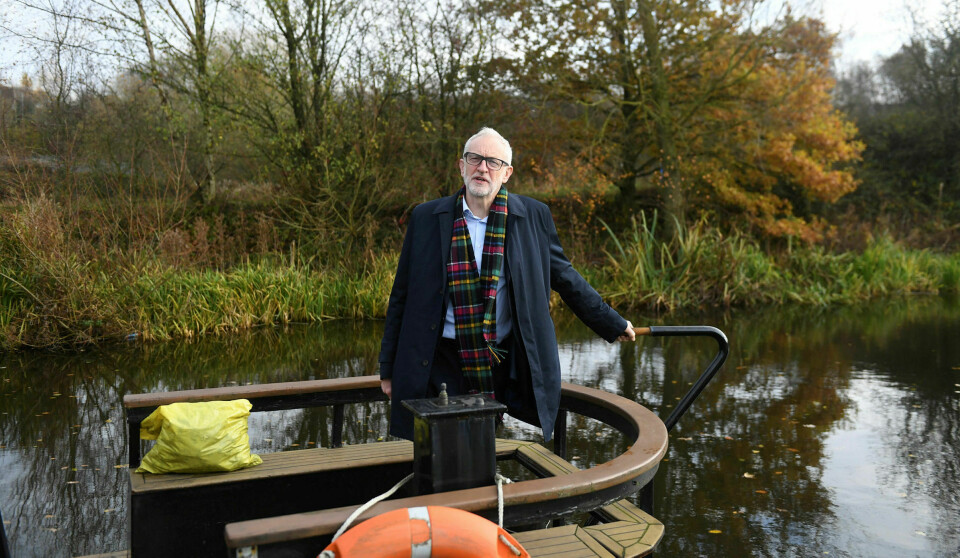 Jeremy Corbyn og Labour vaker 13–15 prosentpoeng etter De konservative før valget 12. desember, utfallet er likevel uforutsigbart. Her: Corbyn driver valgkamp i Stoke-on-Trent 22. november. Foto: Joe Giddens / Pa Photos / NTB scanpix
