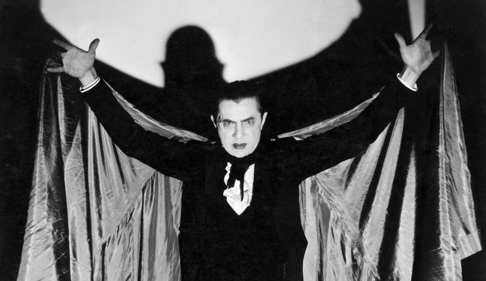 Medan vampyren er skurken i tidlege litterære forteljingar, vil den moderne gotharen heller identifisere seg med vampyren. Bela Lugosi var den fyrste skodespelaren som spelte Dracula i ein Hollywood-film, i «Dracula» frå 1931. Foto: Bettmann/Getty Images