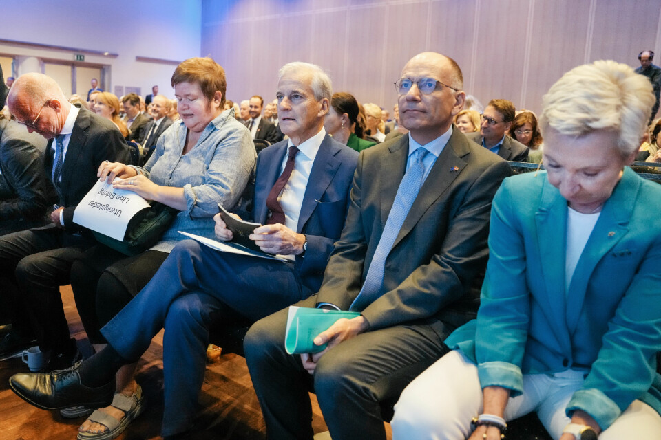 Konferanse om EØS og EUs indre marked: NHO-leder Ole Erik Almlid, Fellesforbundets Line Eldring, statsminister Jonas Gahr Støre, den tidligere italienske statsministeren Enrico Letta og LO-leder Peggy Hessen Følsvik i Oslo Kongressenter 2. september. Oslo 20240902. Statsminister Jonas Gahr Støre (Ap) deltar på en konferanse om EØS og det indre markedet sammen med den tidligere italienske statsministeren Enrico Letta, LO-leder Peggy Hessen Følsvik og NHO-leder Ole Erik Almlid på Oslo Kongressenter.