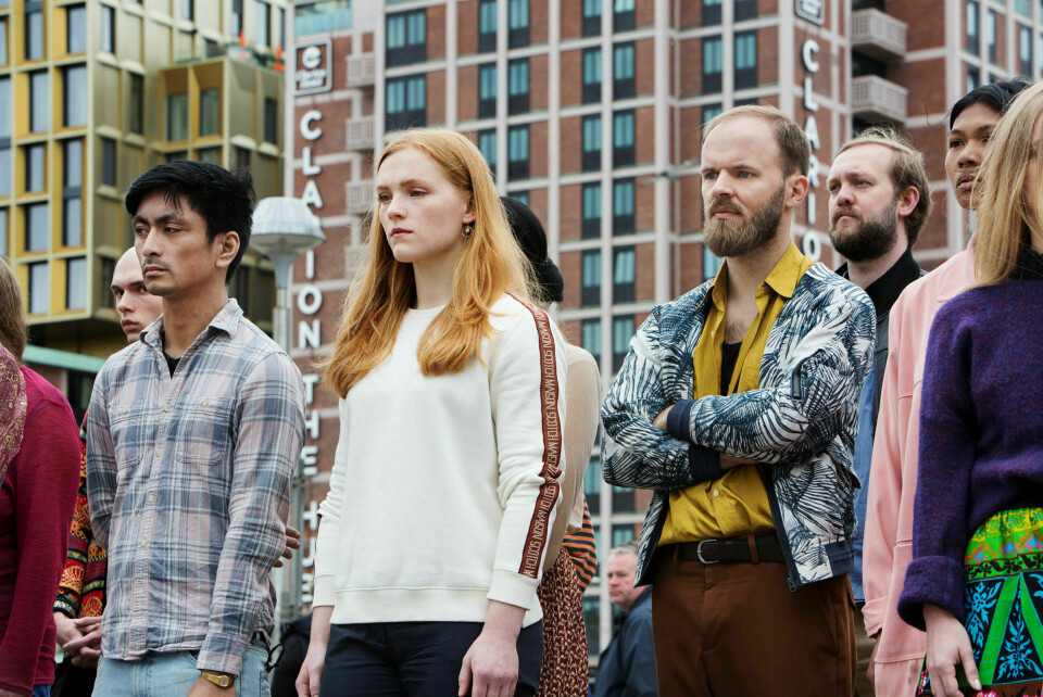 Kunst: Carole Douillard, The Viewers at Central Station. Foto: Inger Marie Grini / Oslobiennalen