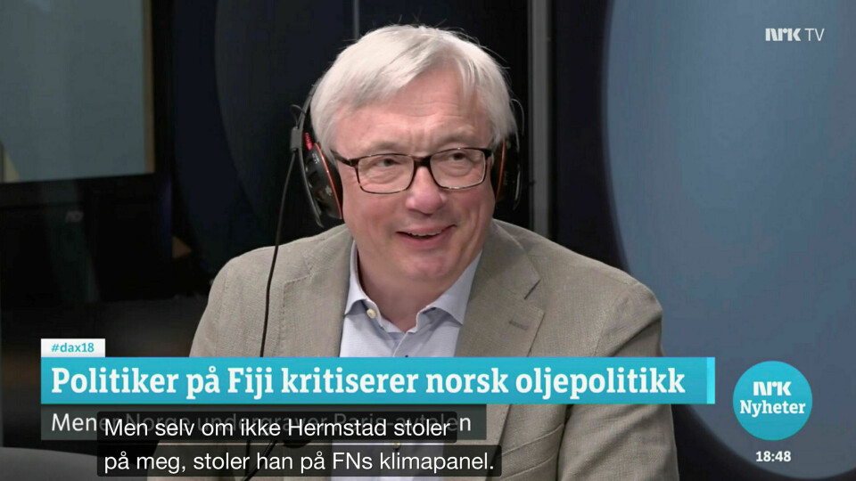 Oljegeneralens svarte mantra: Klimaforskere rykker ut mot Karl Eirik Schjøtt-Pedersen, som de mener misbruker FNs klimapanel. Schjøtt-Pedersen møtte MDGs Arild Hermstad til debatt i Dagsnytt atten 23. april. Skjermdump