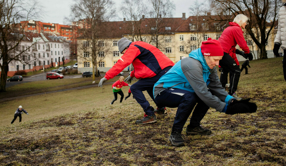 Helsemyndighetene retter oppmerksomheten rettet mot individuelle helsevalg, og ikke mot de ulike sosiale rom og klasser hvor helsevalg over tid formes, skriver Runar Bakken. Her: Friluftstrimmen i Torshovparken, et gratis tilbud i regi av DNT. Arkivfoto: Knut Egil Wang