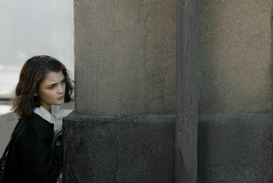 Napoli-romanane til Elena Ferrante blei internasjonale bestseljarar og har vore ein litterær sensasjon. I heimlandet Italia derimot fekk romansyklusen i utgangspunktet mindre merksemd. Her frå filmen basert på den den første boka. Pressebilde: Eduardo Castaldo / HBO