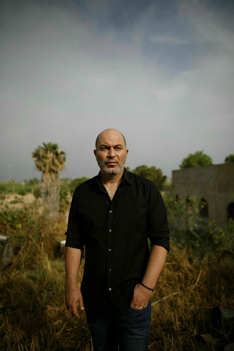 Som i et speil: Da Lior Raz var spesialsoldat, ble kjæresten hans drept i et terrorangrep. Hendelsen har en parallell i tv-serien Fauda, som Raz har skrevet og har hovedrollen i. Sesong to av den globale suksessen ble nettopp sluppet.