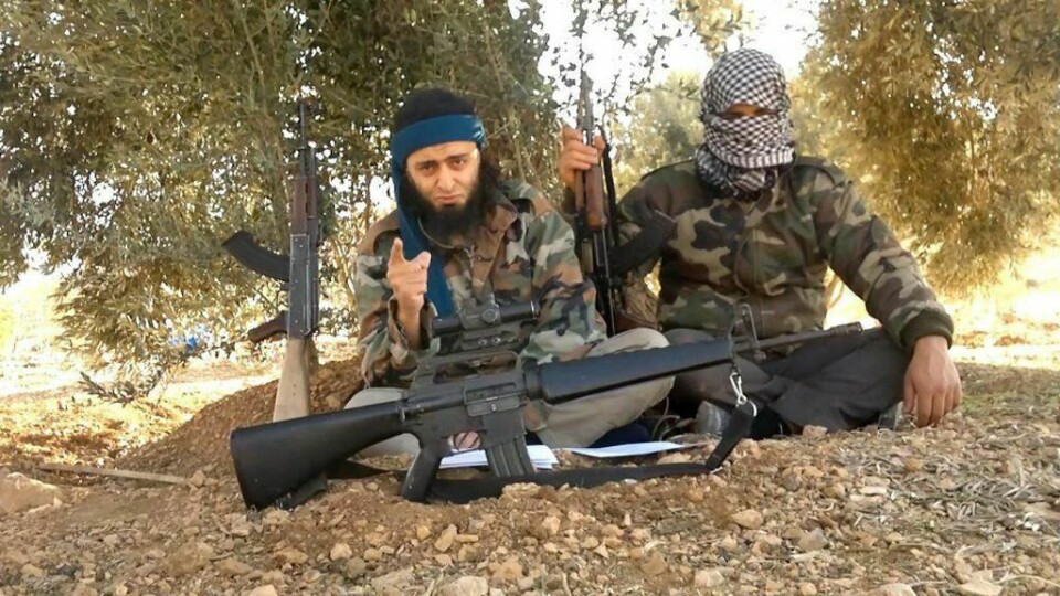 Poserer: Profetens Ummah-medlem Mohyeldeen Mohammad fra Larvik har kriget i Syria, noe han dokumenterer på sosiale medier. En rekke nordmenn har sluttet seg til Jabhat al-Nusra, den mest radikale av islamistgruppene i Syria, som skal ha bånd til al-Qaida. Fotograf ukjent