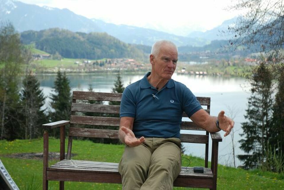 Ingen rasist: Styreleder og forstander ved Diamantveibuddhismen Karma Kagyu-linjen, Norge, forsvarer lama Ole Nydahl (bildet) mot påstander om rasisme og kvinnefiendtlighet. På bildet er Nydahl på besøk Det Europeiske Buddhistsenteret i Sør-Tyskland. Foto: Buddhistischer Dachverband Diamantweg, Tyskland