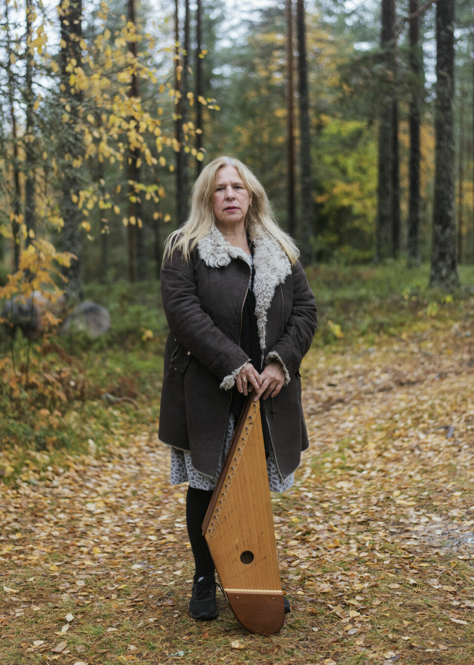 Fast følge: Det finske nasjonalinstrumentet kantelen har vært Langelands musikalske følgesvenn siden hun var 20 år gammel. I år feirer hun 60 år, og markerer jubileet med nytt album som tar for seg norske folketoner og orgelkoraler av Johann Sebastian Bach.