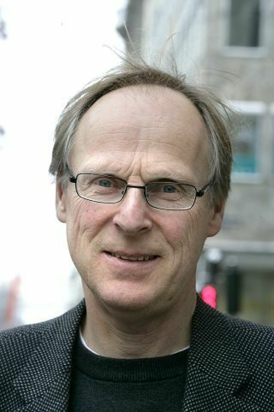 Litt skrudd: Keiseren er ikke naken, han har bare litt snåle klær, skriver Kjell Lars Berge i sitt svar til Espen Schaannings (over) kritikk av Espen Søbye (under).