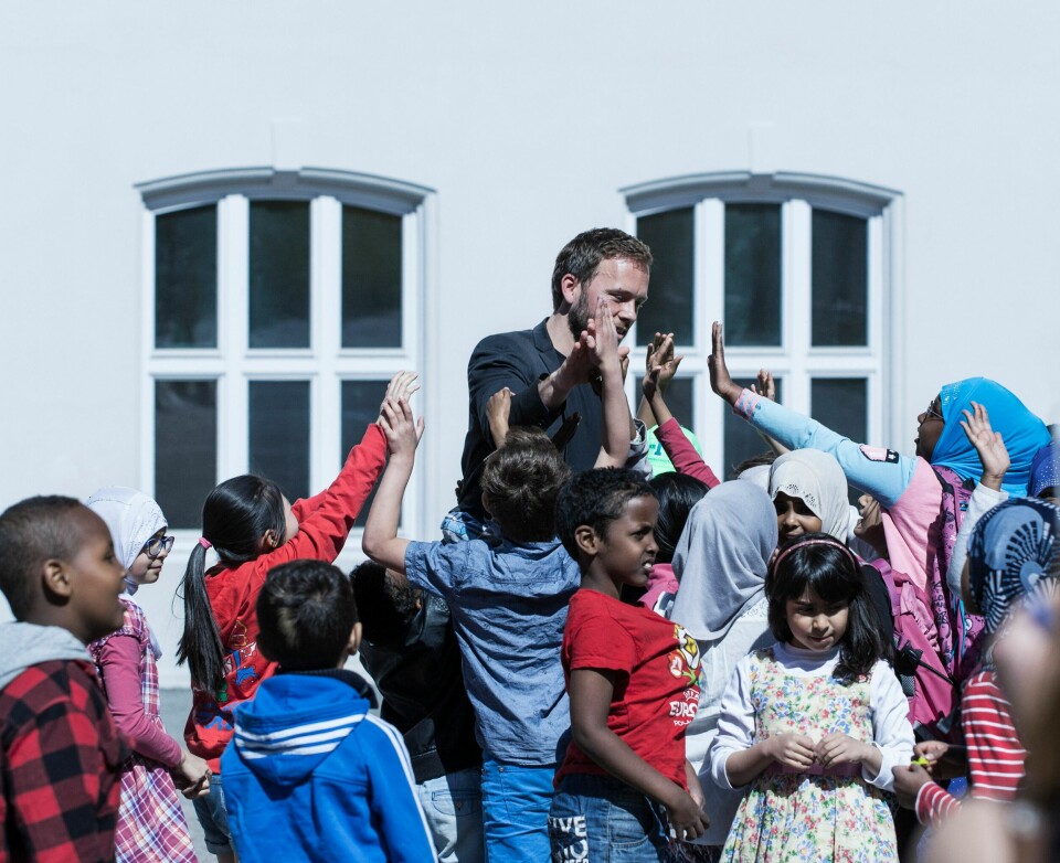 2015: 4. juni får SV 2,1 prosent på Vårt Land og Norstats meningsmåling. 16. juni besøkte Lysbakken Tøyen skole. Foto: Herman Dreyer