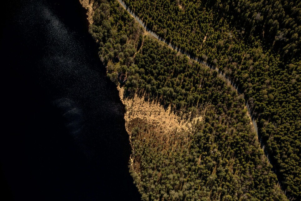 Hvis brann oppdages, må pilotene informere brannvesenet om hvor de kan finne vann, hvilke veier det er best å ta og hvordan brannen utvikler seg.