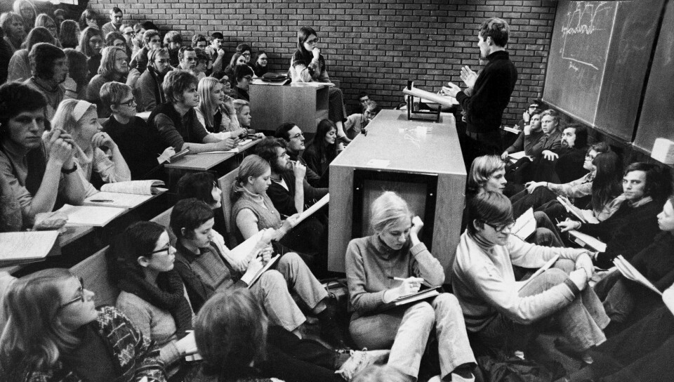 En inspirert foreleser trekker fort fulle hus, Her fra psykologi grunnfag på universititetet i Oslo i 1971. Foto: Rolf M. Aagaard/Aftenposten/NTB Scanpix