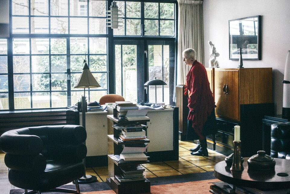 Sideblikk: Munchmuseet har gitt Mieke Bal frie hender til å sammenstille Edvard Munchs verk med Gustave Flauberts roman Madame Bovary. Her er kunstneren og kunstteoretikeren hjemme i stuen sin. Bal bor i utkanten av Amsterdam.