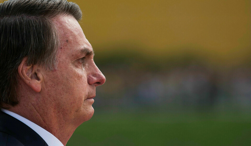 Bolsonaro backer opp: Brasils president Jair Bolsonaro har aldri lagt skjul på sin støtte til militærdiktaturet. Foto: Bruna Prado / Getty Images