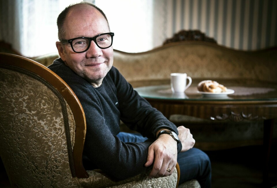Start på scratch: Peter Englund, tidligere leder for Svenska akademien, mener organisasjonens atten medlemmer alle bør trekke seg, slik at stiftelsen kan bygges opp helt på nytt. Han var på Lillehammer fredag, i forbindelse med at hans bok om første verdenskrig, 'Krigens skjønnhet og sorg' ble kåret til en av Skandinavias beste sakprosabøker. Foto: Lotte Fernvall / Aftonbladet / IBL Bildbyrå.