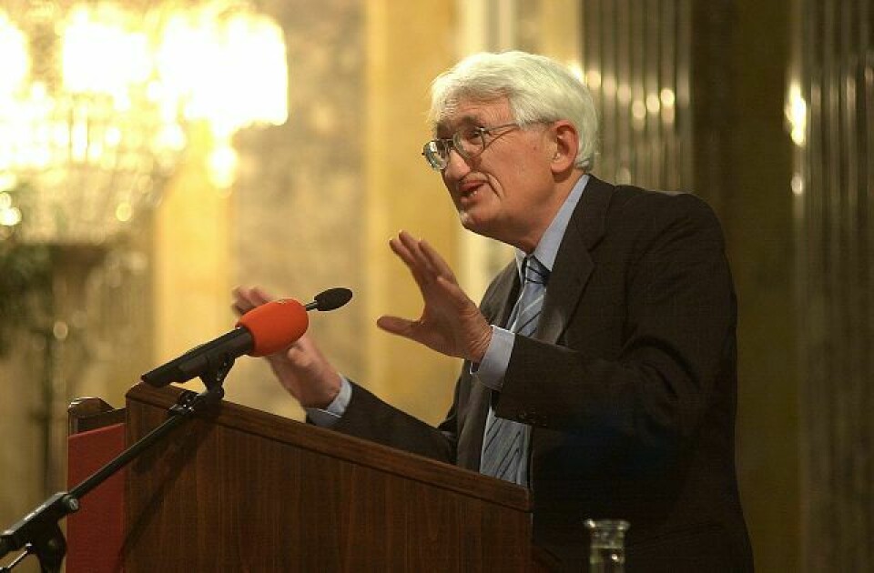 Habermas: Ifølge Runar Døving blander Jürgen Habermas er og bør. Dette er ikke i samsvar med de faktiske forhold, skriver Ragnvald Kalleberg.